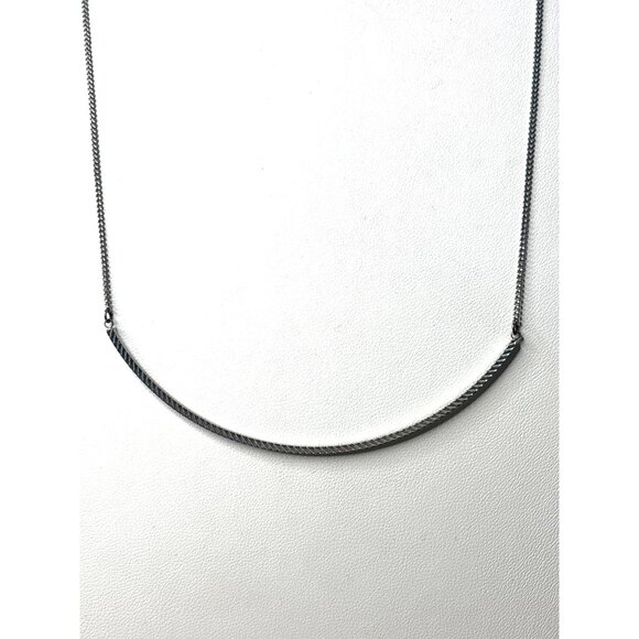 Minimalist Silver-Tone Chain Necklace With Textured Crescent Pendant - Picture 7 of 8